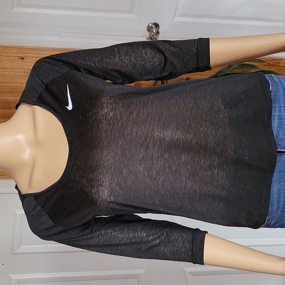 Nike Dri-fit 3/4 blouse - Picture 2 of 3